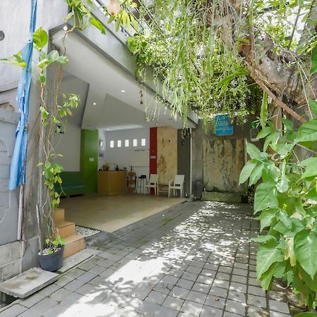 OYO 3852 Valomia Guest House Denpasar Extérieur photo
