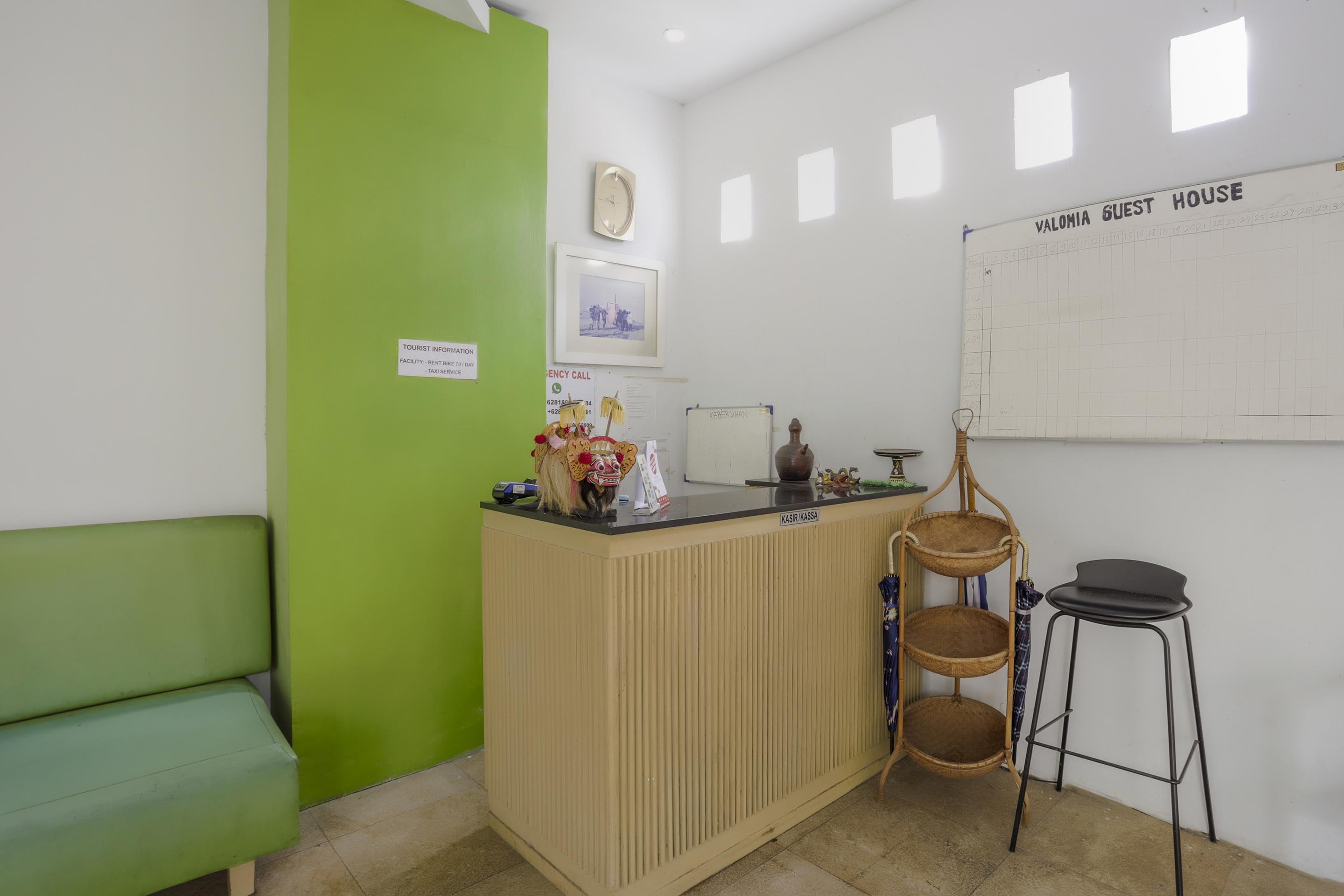 OYO 3852 Valomia Guest House Denpasar Extérieur photo